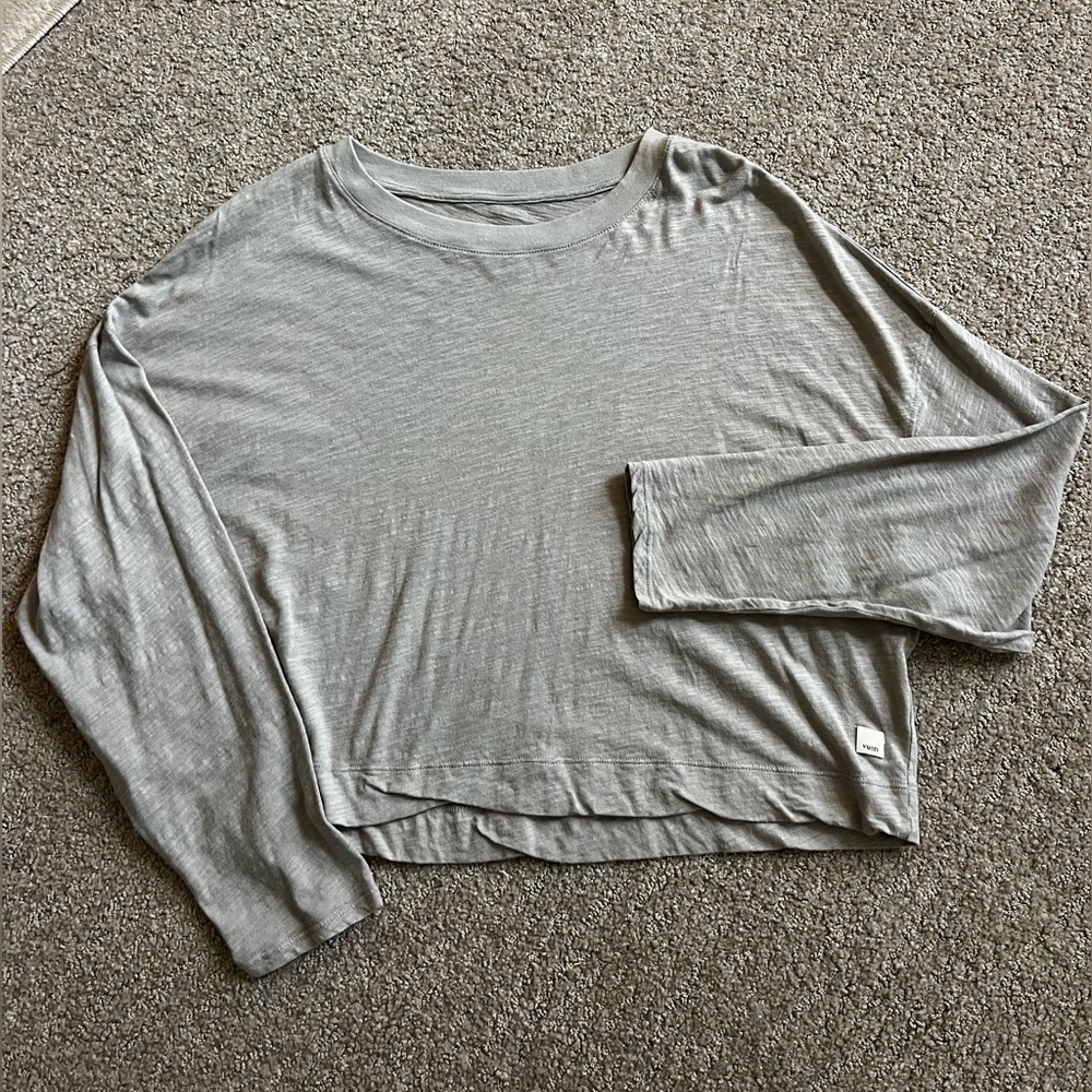 Vuori Heather Gray Long Sleeve Women's Top